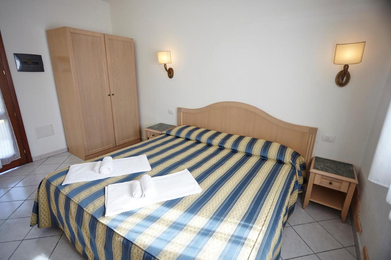 Hotel Cala Mirto ブドーニ エクステリア 写真