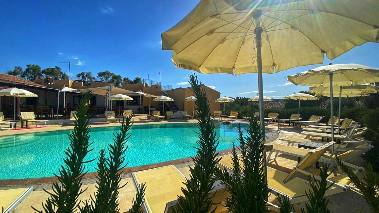 Hotel Cala Mirto ブドーニ エクステリア 写真