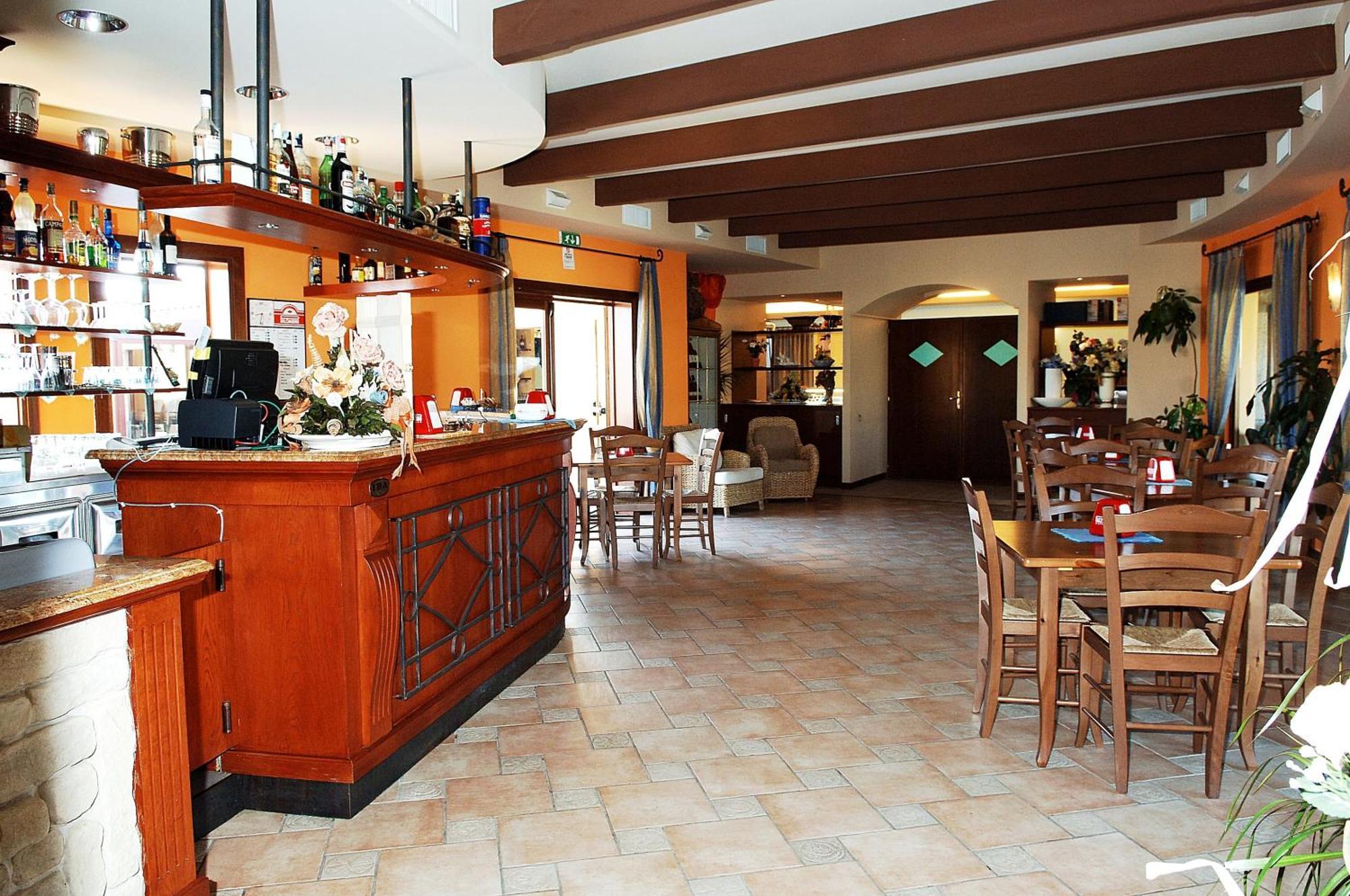 Hotel Cala Mirto ブドーニ エクステリア 写真