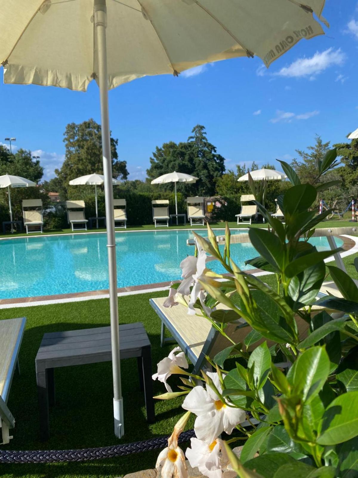 Hotel Cala Mirto ブドーニ エクステリア 写真